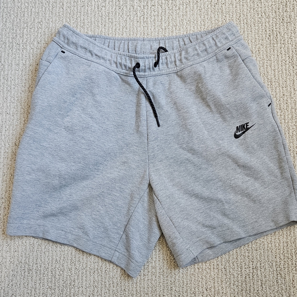 Nike Men's Gray Shorts